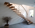 Деревянная больцевая лестница